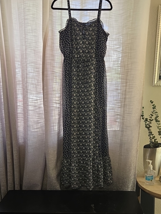 GAP Dresses & Skirts - GAP Navy/Cream Floral Sleeveless Maxi Dress